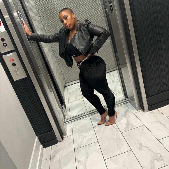 *AUTHENTIC and NEVER WORN* Tom Ford Velvet Leggings/Pants Size Large - Picture 6 of 6